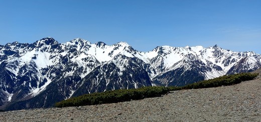 B32022蝶ケ岳ヒュッテから穂高の山並み